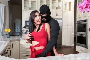 FTKD-007 Sự thụ tinh của bà nội trợ không thỏa mãn Netorare: Quan hệ tình dục thô bạo bên cạnh người chồng đang ngủ