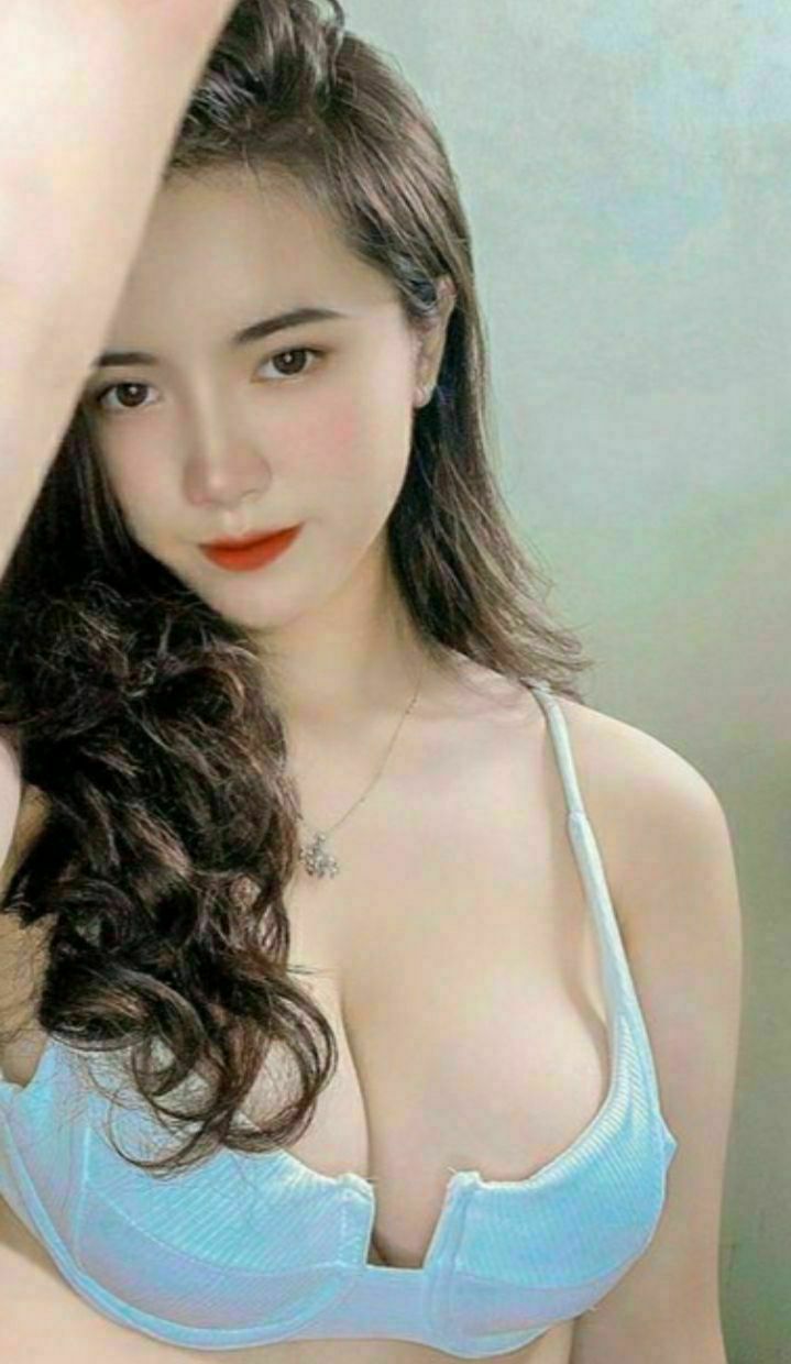 Em kế dẫn cô bạn thân về nhà cùng chơi trò gia đình với anh trai