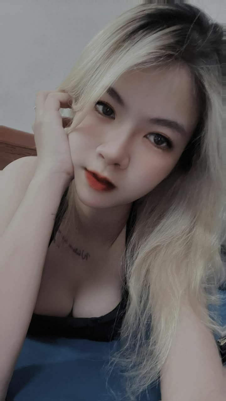 Em ngành tướng đẹp chiều tình mấy chú lớn tuổi